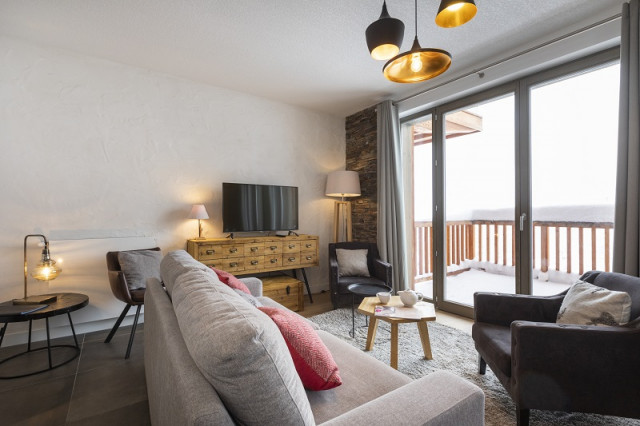 sejour-appartement-4-pieces-le-hameau-de-barthelemy-la-rosiere-vue-1