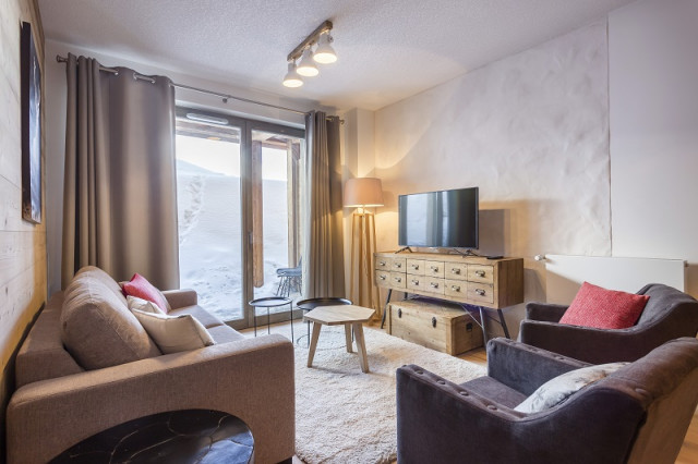 sejour-appartement-3-pieces-le-hameau-de-barthelemy-la-rosiere-vue-1