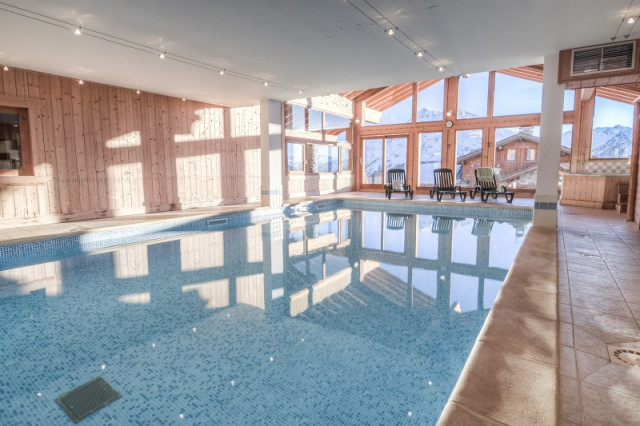 piscine-de-la-residence-le-planica-la-rosiere